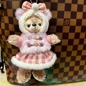 Disney Shellie May Plush Bag Charm Keychain Pink Winter Tokyo so cute!